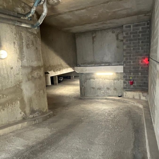  PROGEDIM / ESPLANADE IMMOBILIER : Garage / Parking | PARIS (75015) | 12 m2 | 120 &euro; 