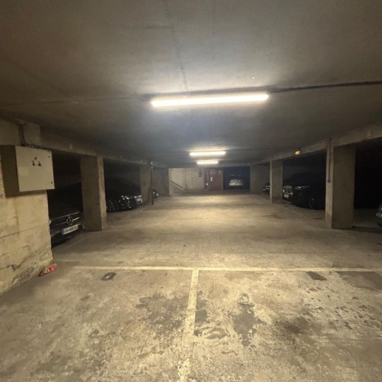  PROGEDIM / ESPLANADE IMMOBILIER : Garage / Parking | PARIS (75015) | 12 m2 | 120 &euro; 