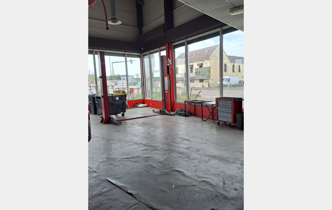 ESPLANADE IMMOBILIER/ PROGEDIM : Local / Bureau | PONTAULT-COMBAULT (77340) | 300 m2 | 5 000 € 