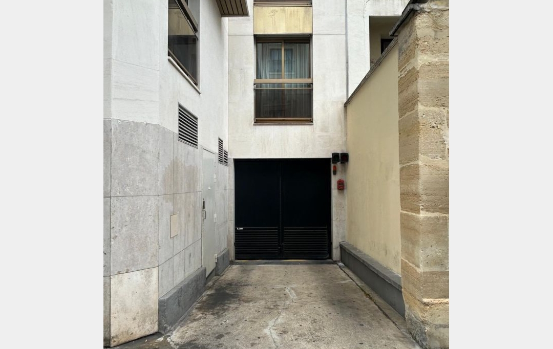 PROGEDIM / ESPLANADE IMMOBILIER : Garage / Parking | PARIS (75015) | 12 m2 | 120 &euro; 