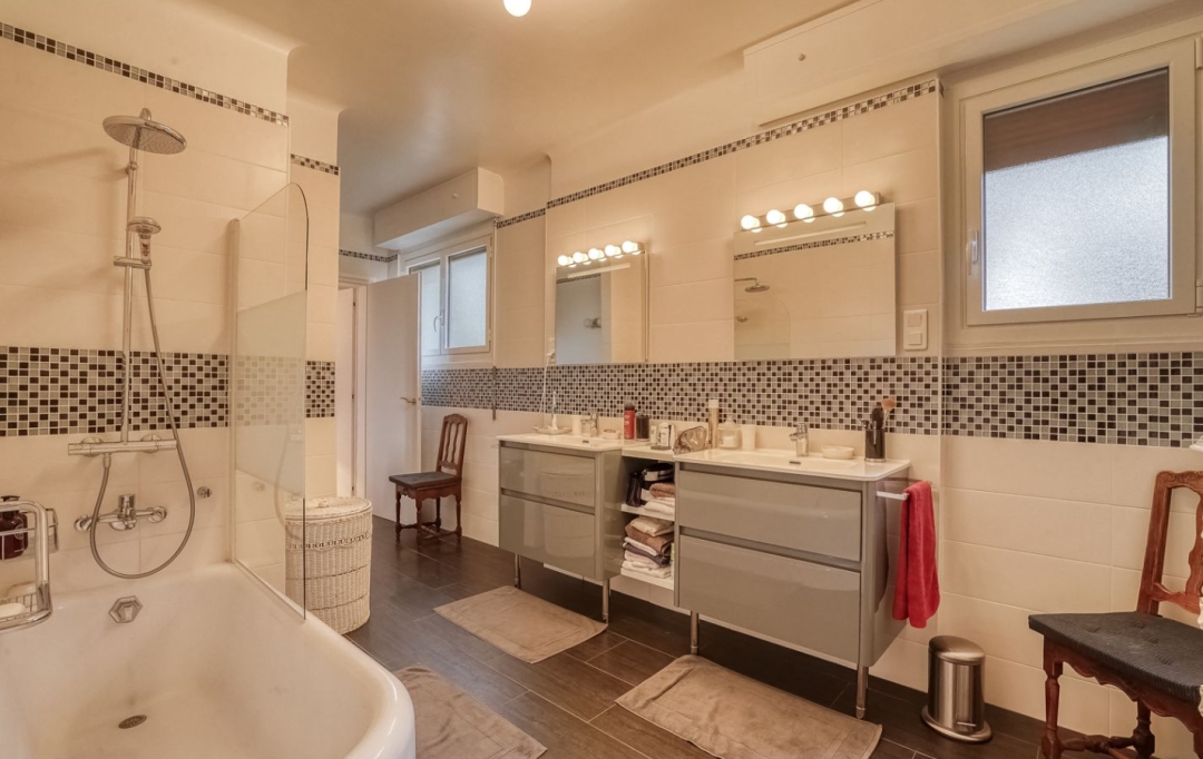 PROGEDIM / ESPLANADE IMMOBILIER : Appartement | VILLE-D'AVRAY (92410) | 188 m2 | 5 060 &euro; 