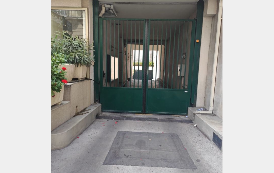 ESPLANADE IMMOBILIER/ PROGEDIM : Garage / Parking | PARIS (75015) | 0 m2 | 20 000 € 
